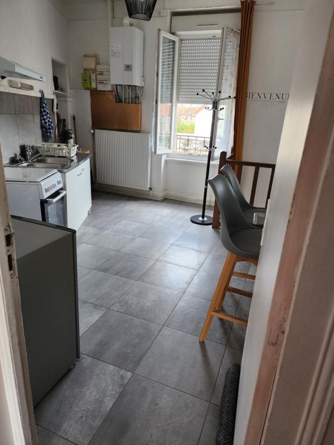 Appartement Duplex F2 Tout Confort Proche Centre Ville Avec Parking Gratuit Montlucon Ngoại thất bức ảnh